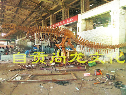 8米霸王龍化石骨架